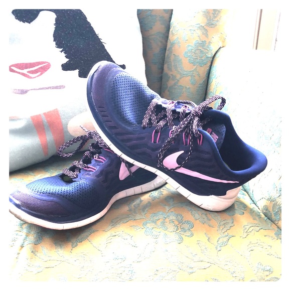 Nike Free 5.0 gently worn. - Picture 1 of 4